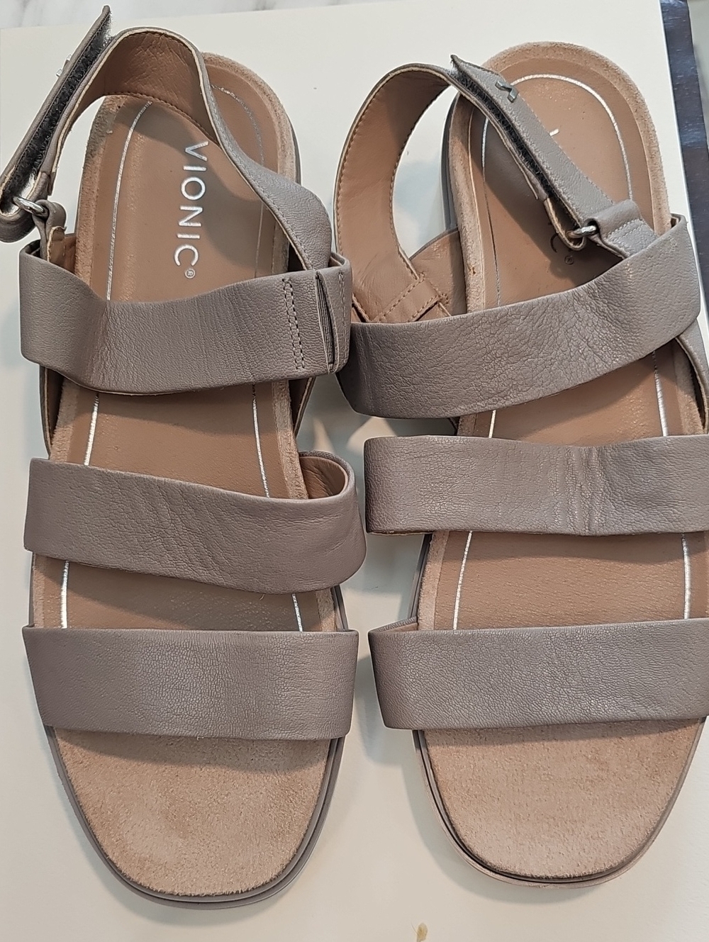 Vionic Taupe Gray Triple-Strap Leather Sandals Sz 11 New